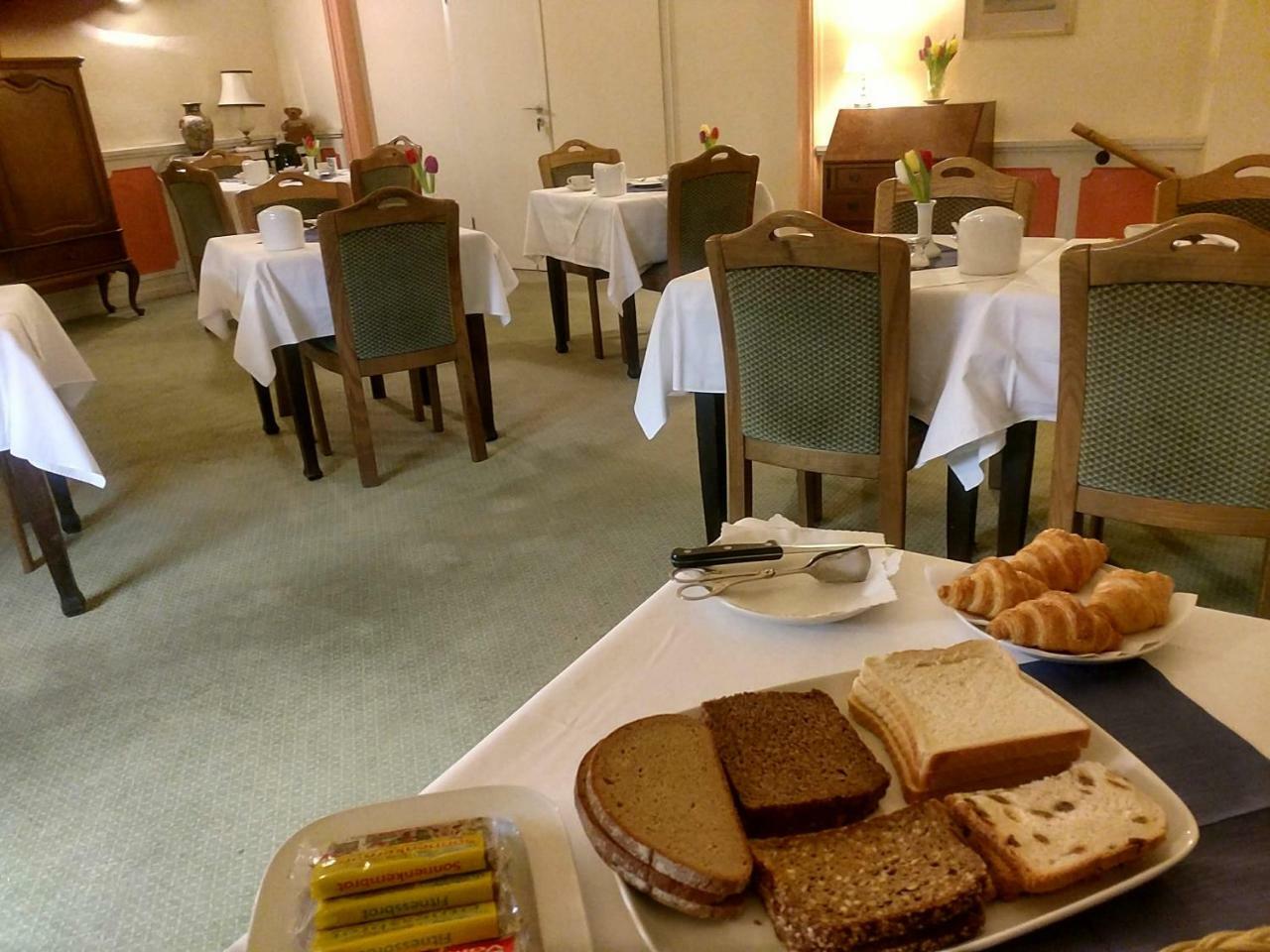 Schloss Hotel Gbr Düsseldorf Extérieur photo